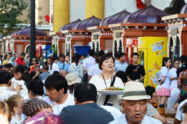 “失联”近一年后，包凡由于“健康原因”辞任ceo，仍为华兴控股股东