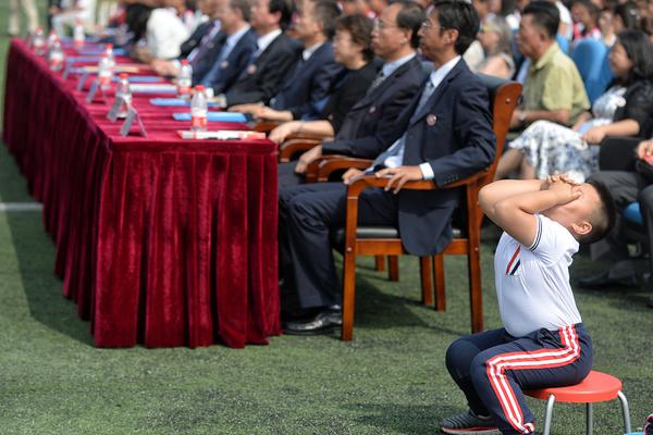 盒马vs山姆价格战：镰刀太多，韭菜不够用了
