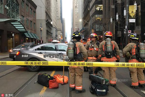 两人凌晨进入火车轨道被列车撞击身亡，警方介入调查
