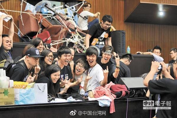若羌：文体娱乐“活”起来 村民生活“嗨”起来